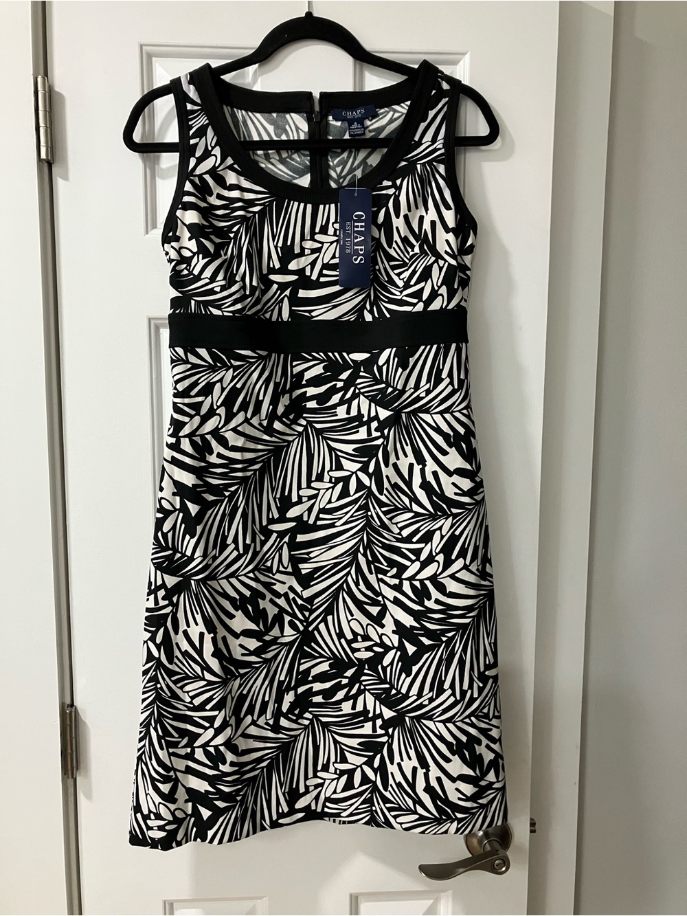 Chaps Black & White Leaf-Print Tank Midi Dress